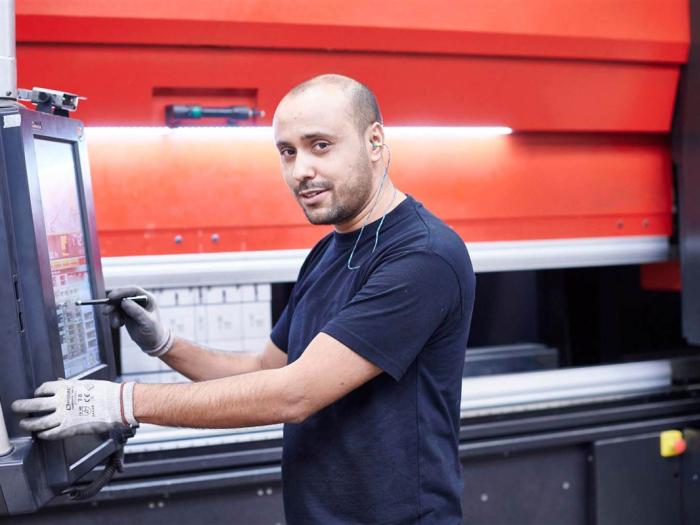 insteller cnc metaalbewerkingsmachines